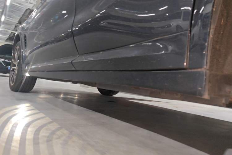 Used BMW X4 2022 xDrive 25i M Sport Package Left Side Sill