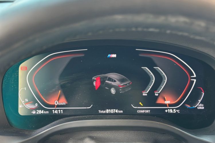 Used BMW X4 2022 xDrive 25i M Sport Package Odometer Close Up