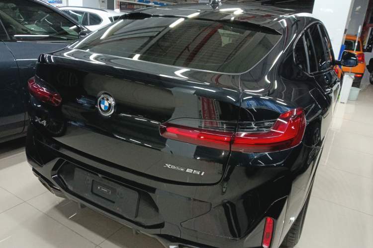 Used BMW X4 2022 xDrive 25i M Sport Package Rear Right 45 Deg