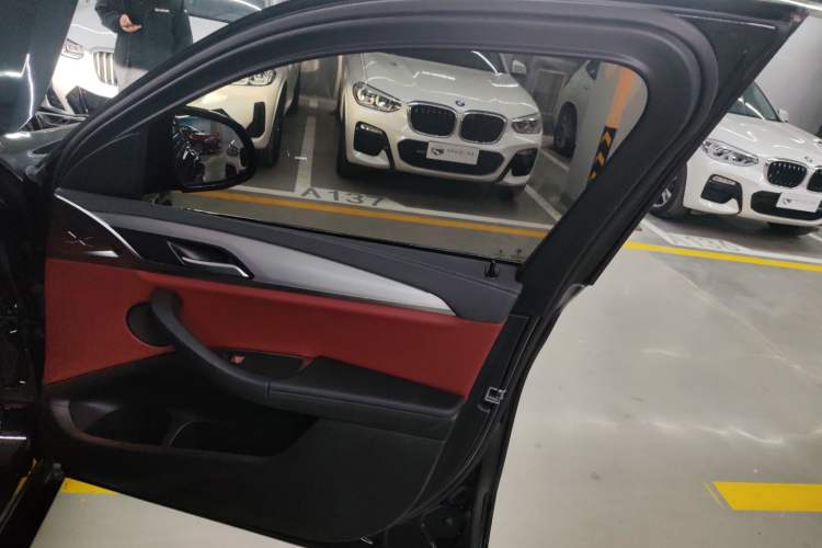 Used BMW X4 2022 xDrive 30i M Sport Package Right Front Door Interior