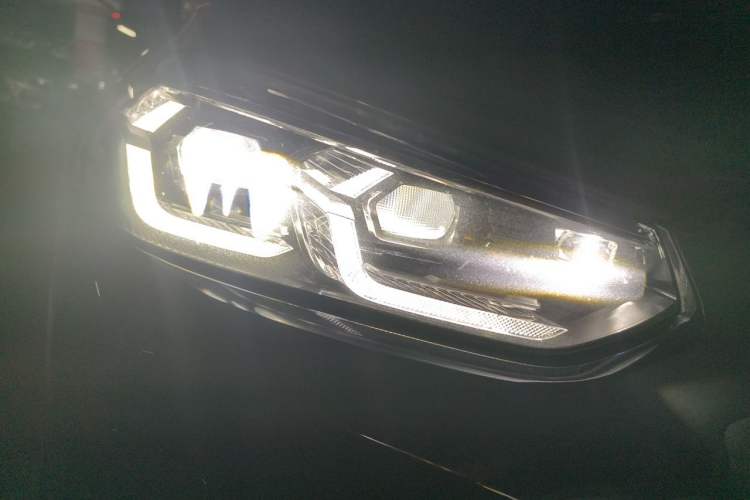 Used BMW X4 2022 xDrive 30i M Sport Package Right Front Headlight