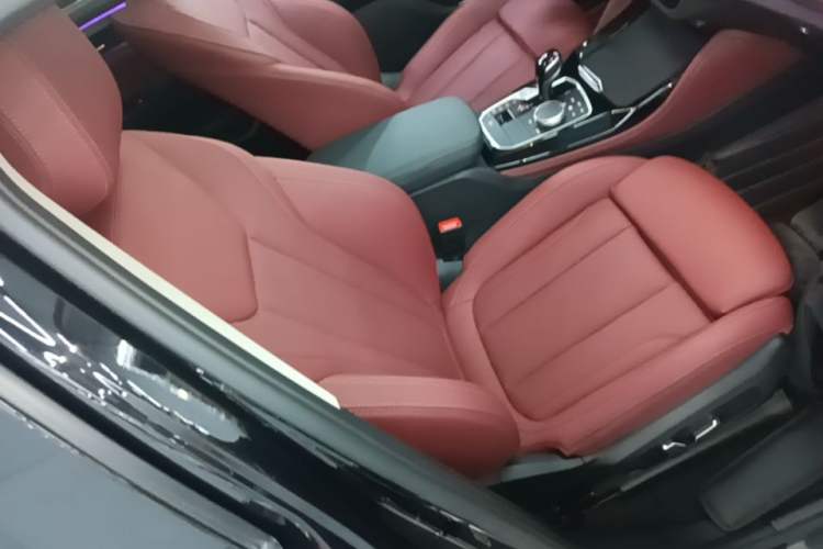 Used BMW X4 2022 xDrive 25i M Sport Package Right Front Seat