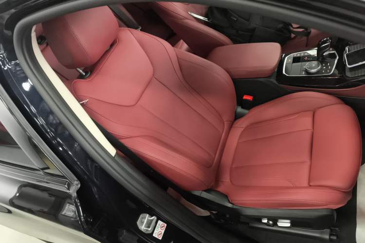 Used BMW X4 2022 xDrive 25i M Sport Package Right Front Seat