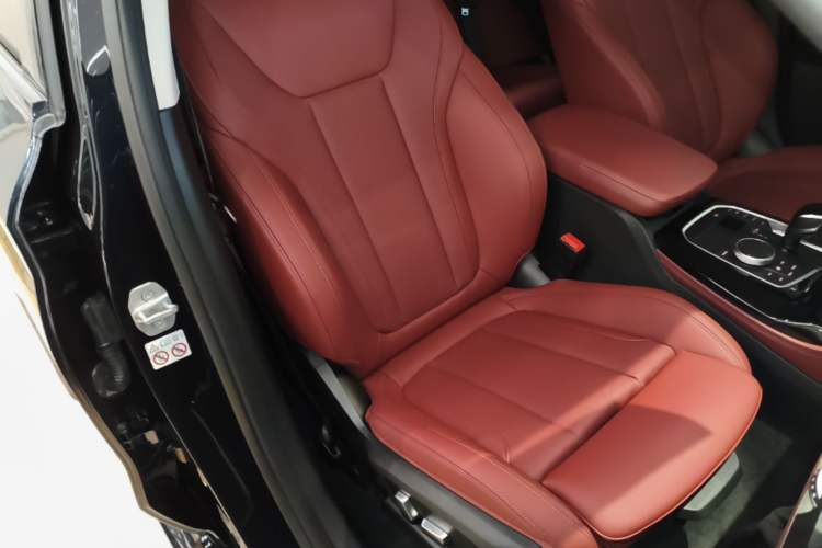 Used BMW X4 2022 xDrive 25i M Sport Package Right Front Seat