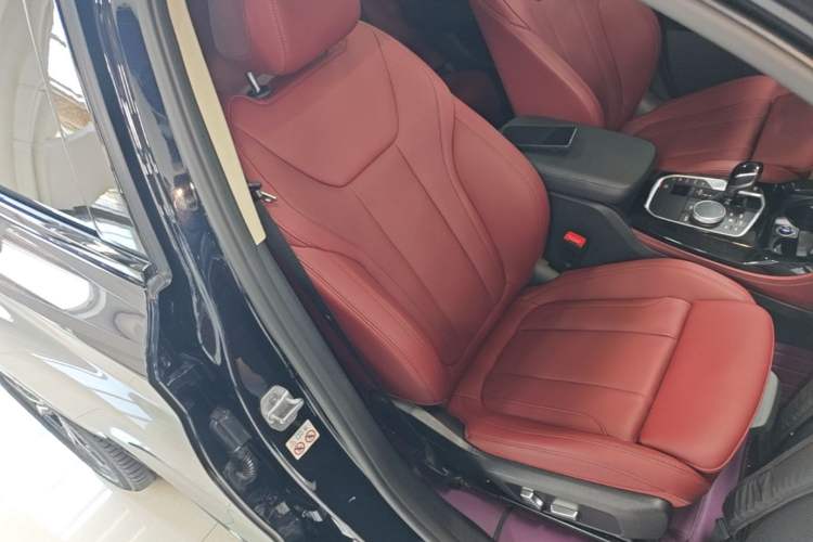 Used BMW X4 2022 xDrive 25i M Sport Package Right Front Seat