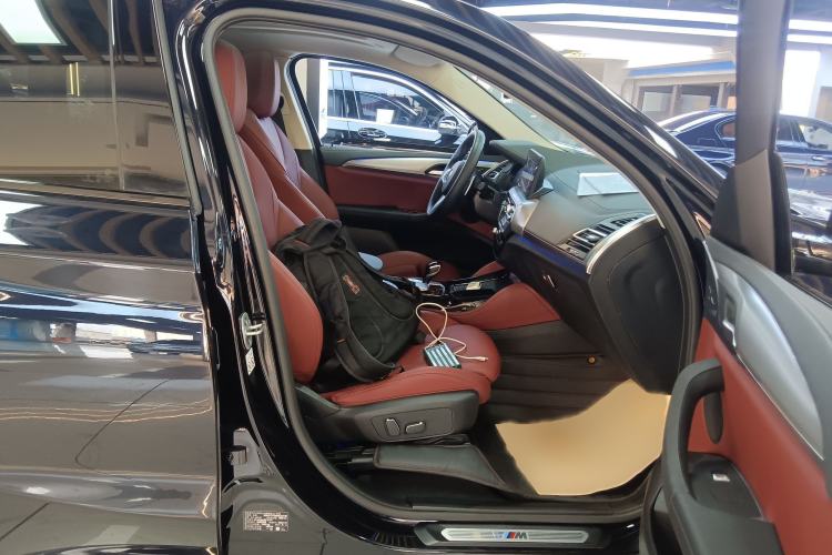 Used BMW X4 2022 xDrive 30i M Sport Package Right Front Seat