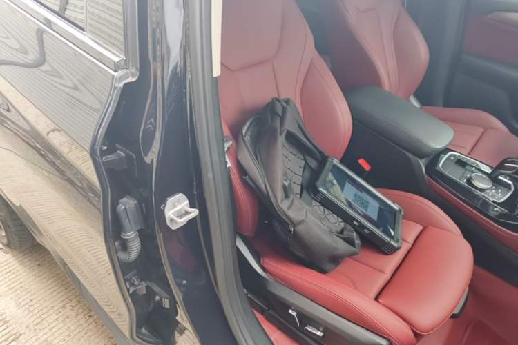 Used BMW X4 2022 xDrive 30i M Sport Package Right Front Seat