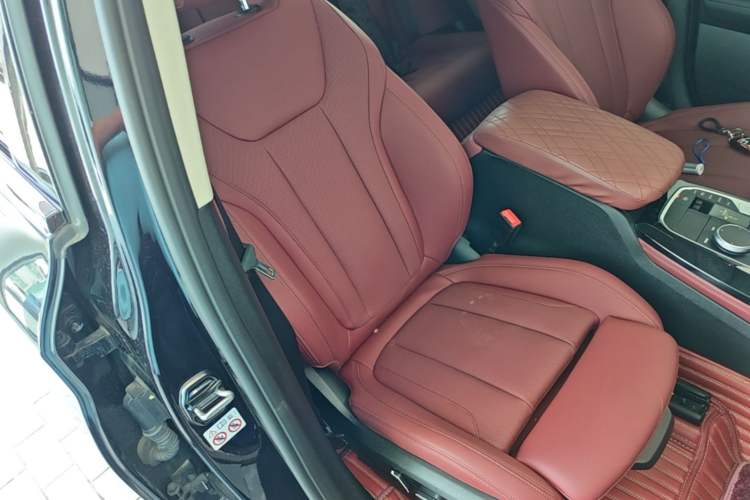 Used BMW X4 2022 xDrive 30i M Sport Package Right Front Seat