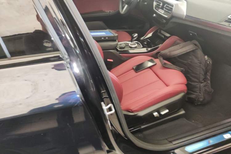 Used BMW X4 2022 xDrive 25i M Sport Package Right Front Seat