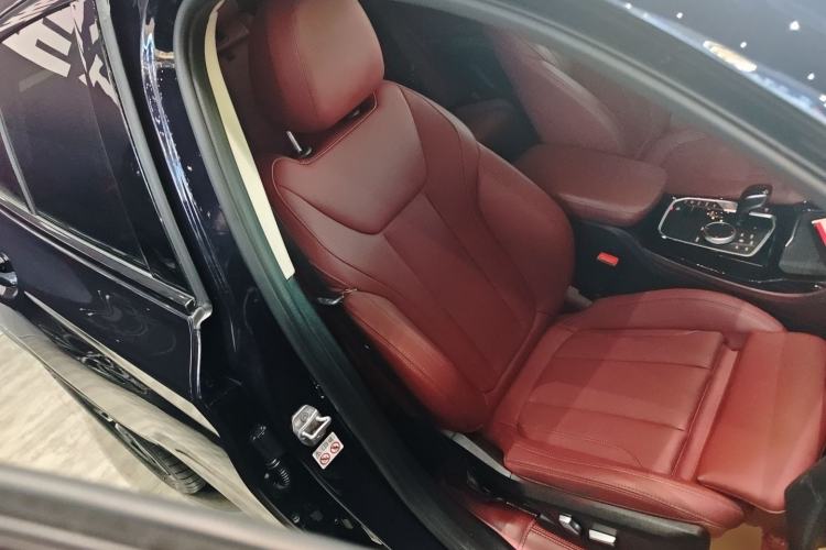 Used BMW X4 2022 xDrive 25i M Sport Package Right Front Seat