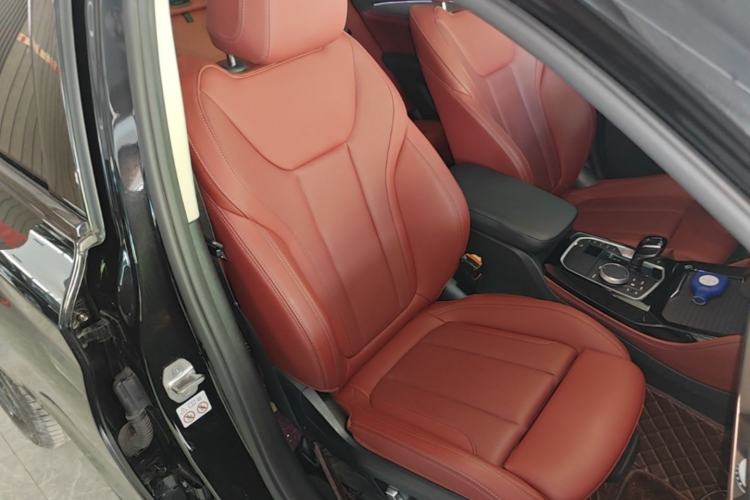 Used BMW X4 2022 xDrive 25i M Sport Package Right Front Seat