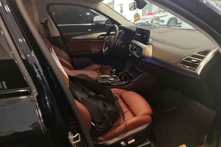 Used BMW X4 2022 xDrive 25i M Sport Package Right Front Seat