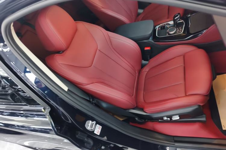 Used BMW X4 2022 xDrive 25i M Sport Package Right Front Seat