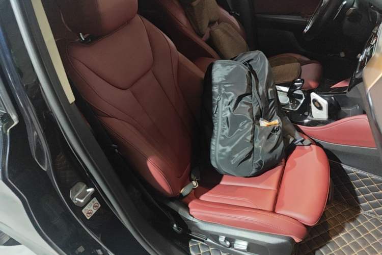 Used BMW X4 2022 xDrive 25i M Sport Package Right Front Seat