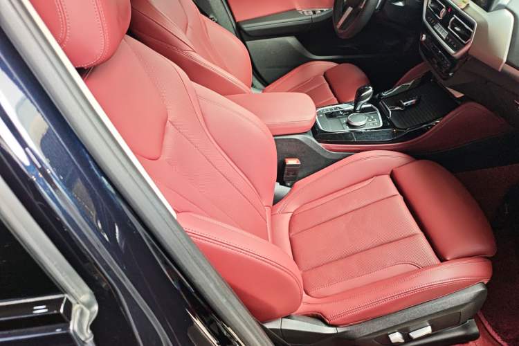 Used BMW X4 2022 xDrive 25i M Sport Package Right Front Seat