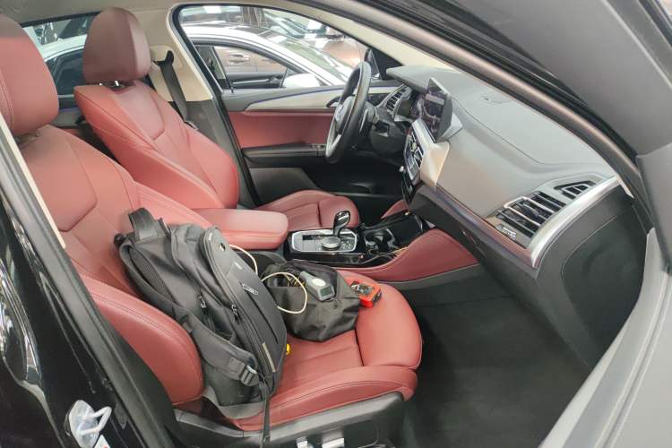 Used BMW X4 2022 xDrive 25i M Sport Package Right Front Seat