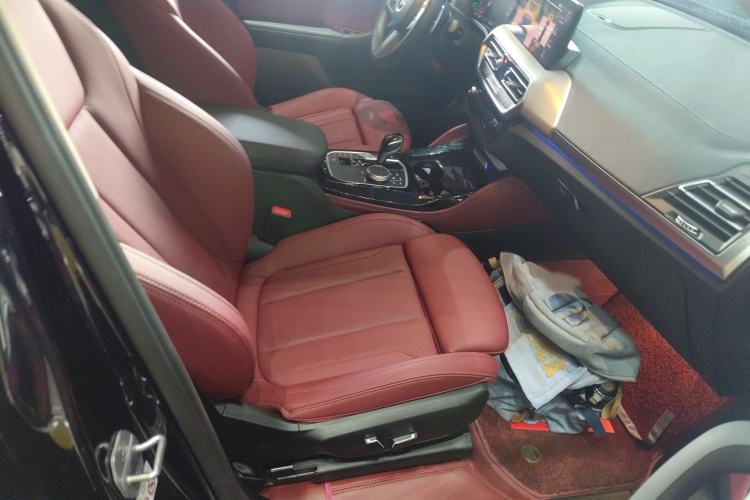 Used BMW X4 2022 xDrive 30i M Sport Package Right Front Seat