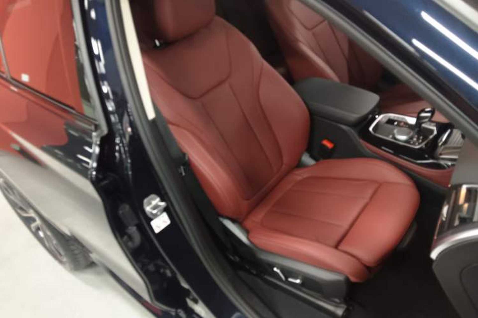 Used BMW X4 2022 xDrive 30i M Sport Package Right Front Seat