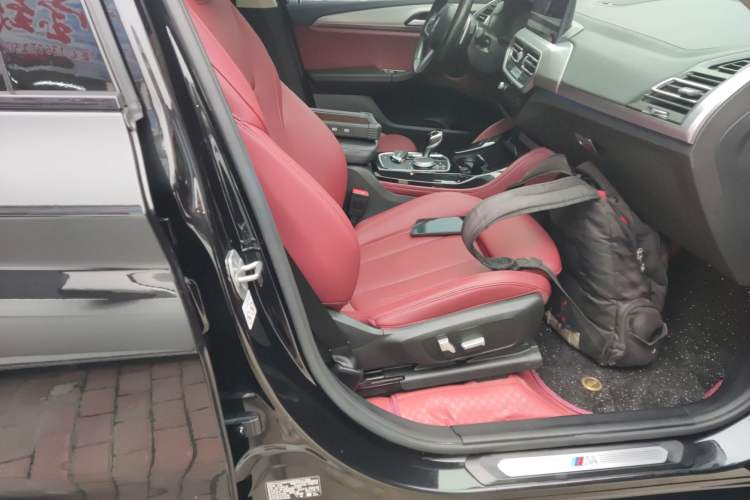 Used BMW X4 2022 xDrive 25i M Sport Package Right Front Seat