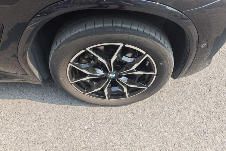 Used BMW X4 2022 xDrive 25i M Sport Package Right Front Wheel Hub