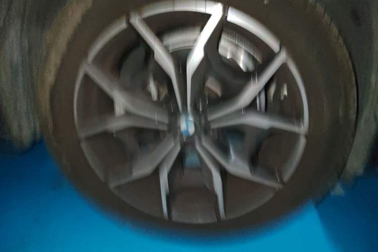 Used BMW X4 2022 xDrive 25i M Sport Package Right Front Wheel Hub