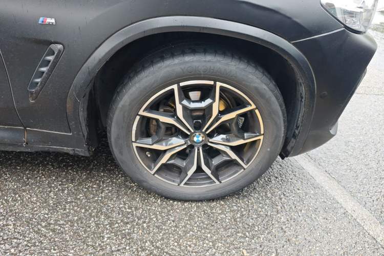 Used BMW X4 2022 xDrive 25i M Sport Package Right Front Wheel Hub
