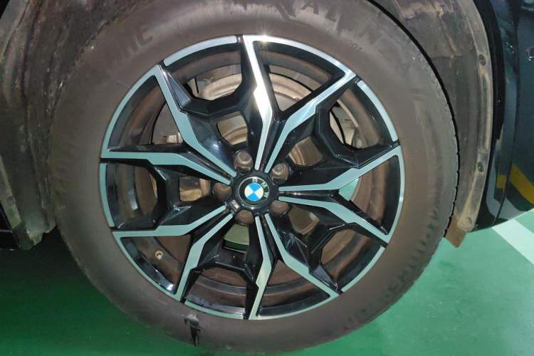 Used BMW X4 2022 xDrive 25i M Sport Package Right Front Wheel Hub