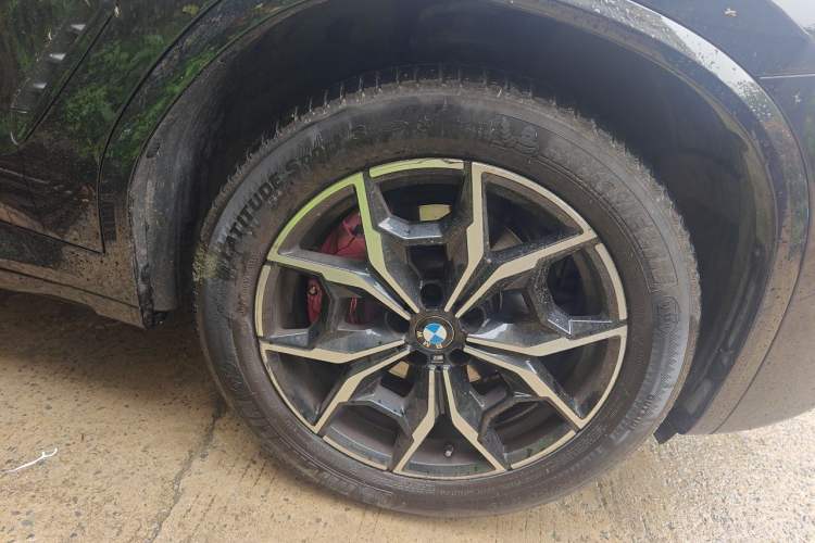 Used BMW X4 2022 xDrive 25i M Sport Package Right Front Wheel Hub