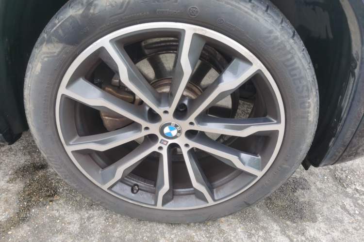 Used BMW X4 2022 xDrive 30i M Sport Package Right Front Wheel Hub
