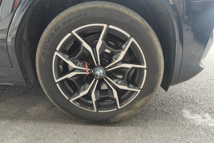 Used BMW X4 2022 xDrive 25i M Sport Package Right Front Wheel Hub