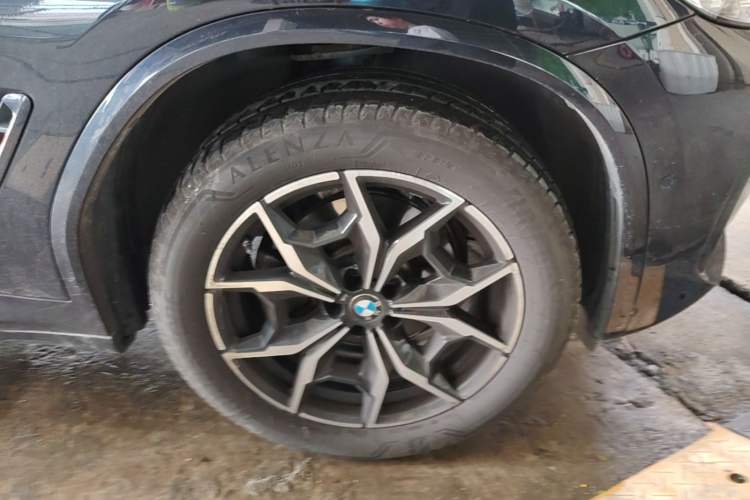 Used BMW X4 2022 xDrive 25i M Sport Package Right Front Wheel Hub