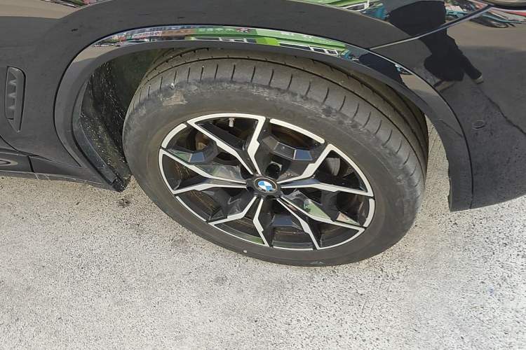Used BMW X4 2022 xDrive 25i M Sport Package Right Front Wheel Hub
