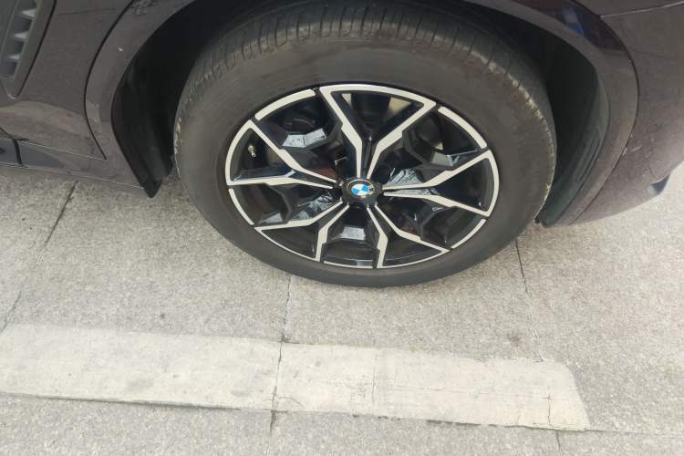 Used BMW X4 2022 xDrive 25i M Sport Package Right Front Wheel Hub