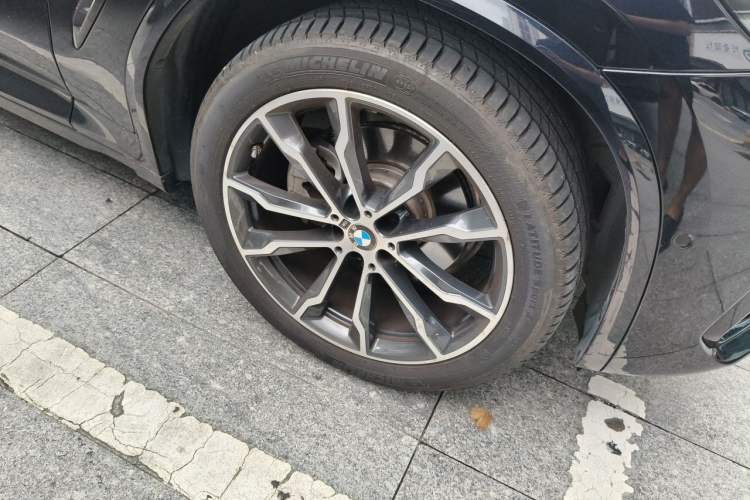 Used BMW X4 2022 xDrive 30i M Sport Package Right Front Wheel Hub
