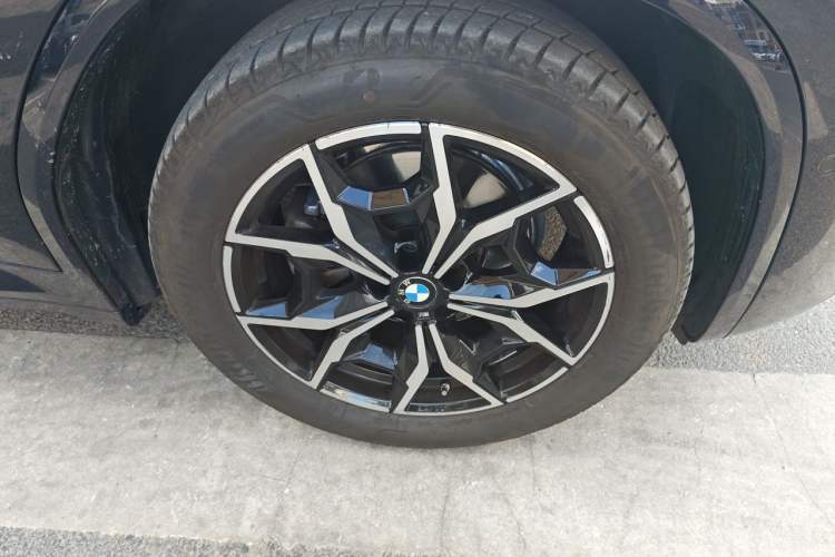 Used BMW X4 2022 xDrive 25i M Sport Package Right Front Wheel Hub