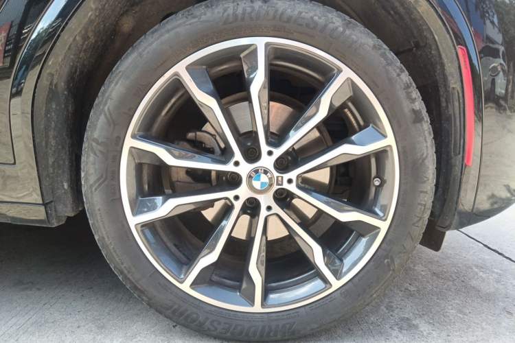 Used BMW X4 2022 xDrive 30i M Sport Package Right Front Wheel Hub