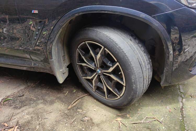 Used BMW X4 2022 xDrive 25i M Sport Package Right Front Wheel Hub