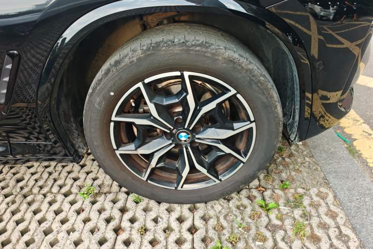 Used BMW X4 2022 xDrive 25i M Sport Package Right Front Wheel Hub