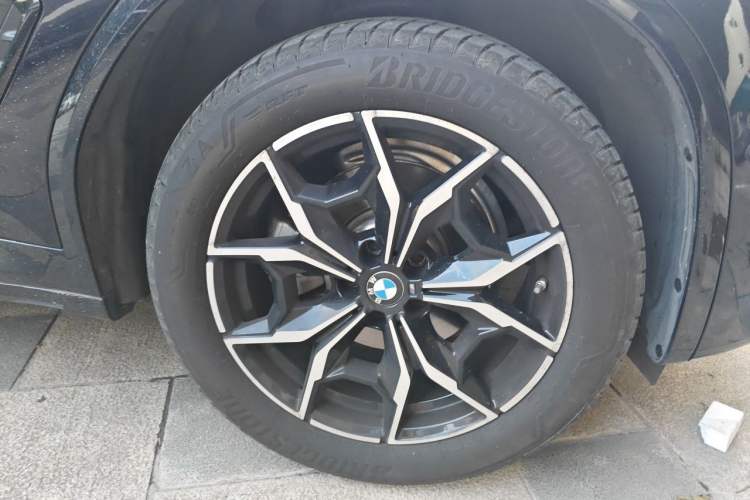 Used BMW X4 2022 xDrive 25i M Sport Package Right Front Wheel Hub