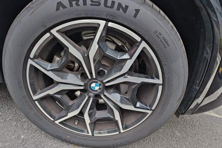 Used BMW X4 2022 xDrive 25i M Sport Package Right Front Wheel Hub