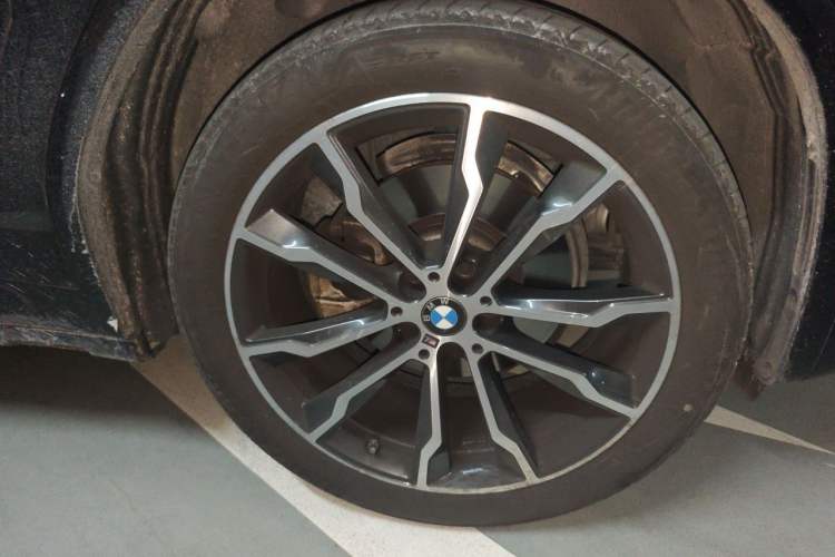 Used BMW X4 2022 xDrive 30i M Sport Package Right Front Wheel Hub