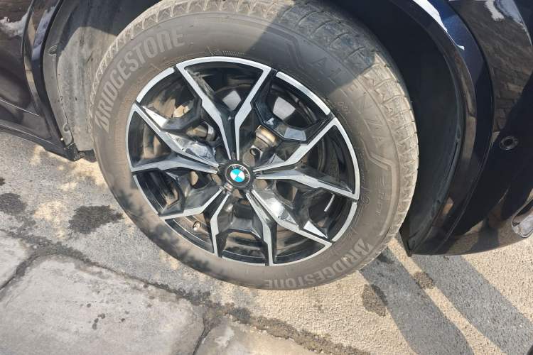 Used BMW X4 2022 xDrive 25i M Sport Package Right Front Wheel Hub