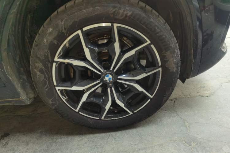 Used BMW X4 2022 xDrive 25i M Sport Package Right Front Wheel Hub