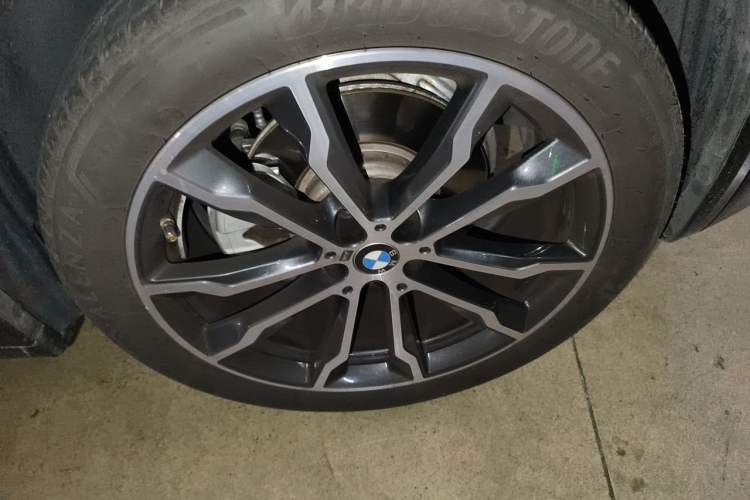 Used BMW X4 2022 xDrive 30i M Sport Package Right Front Wheel Hub