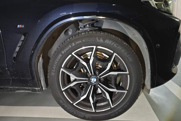 Used BMW X4 2022 xDrive 25i M Sport Package Right Front Wheel Hub