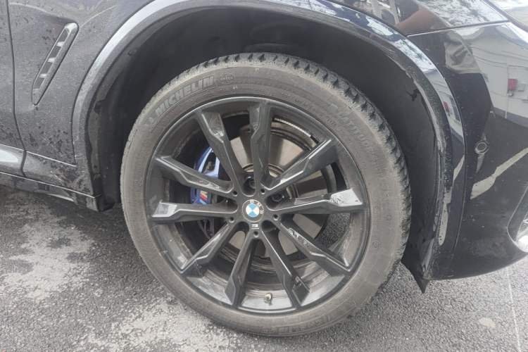 Used BMW X4 2022 Restyled xDrive 30i M Sport Night Edition Package Right Front Wheel Hub