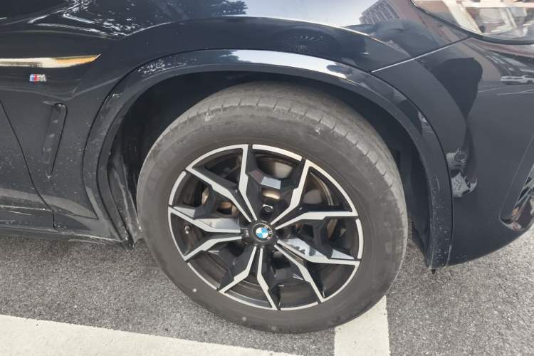Used BMW X4 2022 xDrive 25i M Sport Package Right Front Wheel Hub