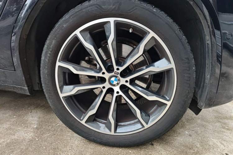 Used BMW X4 2022 xDrive 25i M Sport Package Right Front Wheel Hub