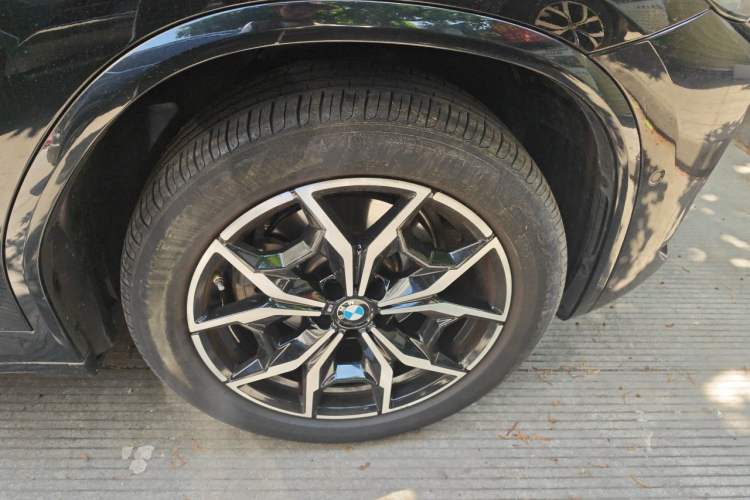 Used BMW X4 2022 xDrive 25i M Sport Package Right Front Wheel Hub
