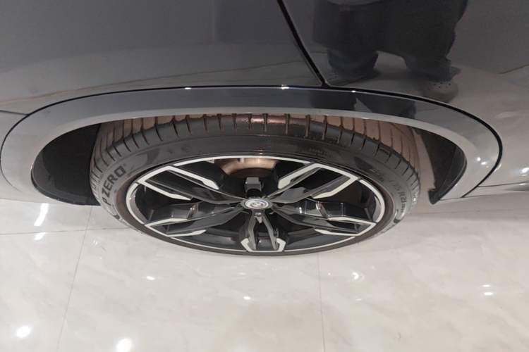 Used BMW X4 2022 M40i Right Rear Wheel Hub